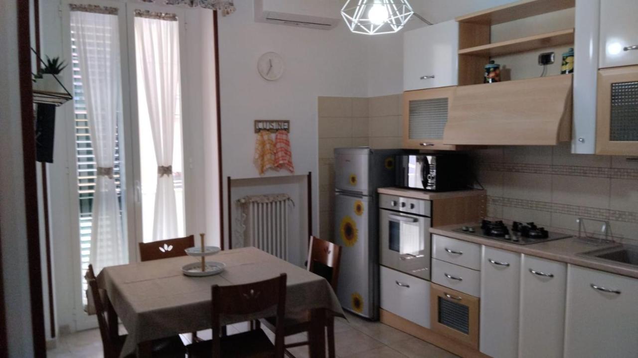 La Casa Di Elisa Apartment Bari Luaran gambar